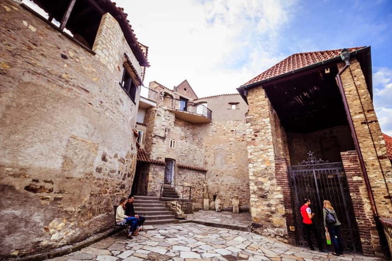 Prague Castle: 1-Hour Introduction Tour with Entry Ticket - Key points to know before booking