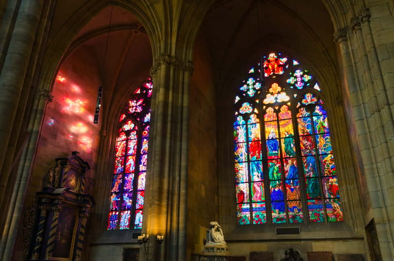 Prague Castle: 1-Hour Introduction Tour with Entry Ticket - How the two-day ticket changes your schedule