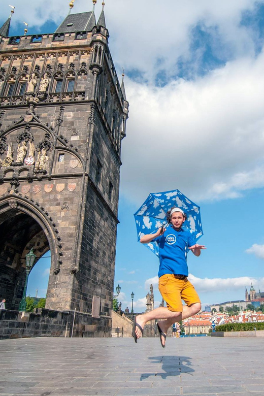 Prague Castle and Charles Bridge Private Walking Tour - What a private group adds for $57