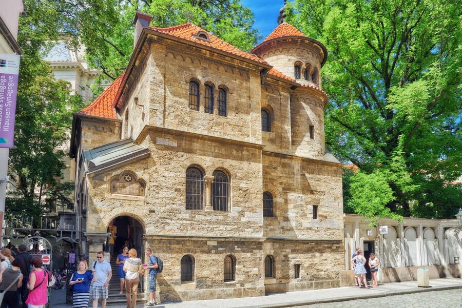 Prague: Castle and Jewish Quarter Tour with Cruise and Lunch - Old Town, the Astronomical Clock, and Josefov