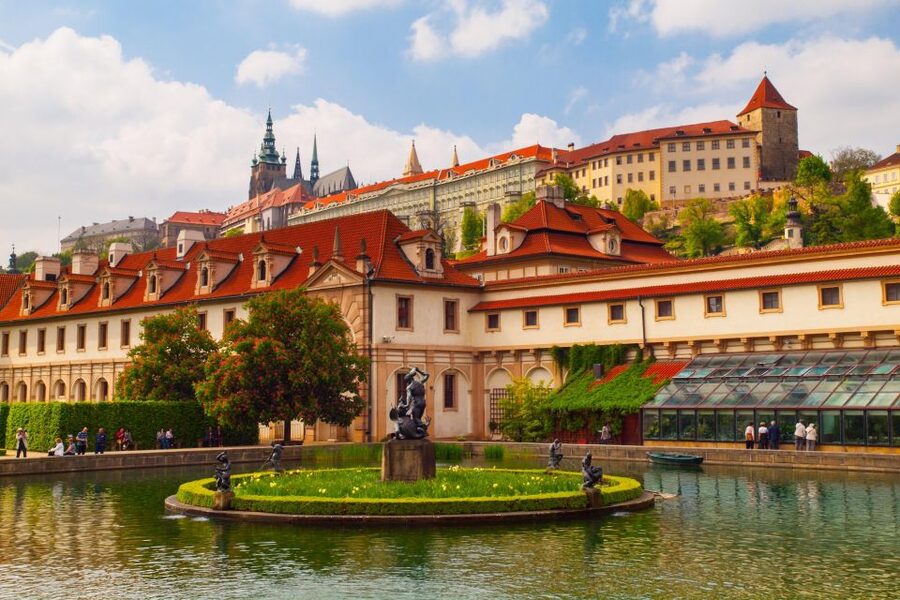 Prague Castle & Castle District: 2-Hour Guided Tour - What the two-hour schedule really gives you