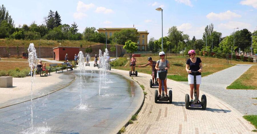 Prague: Castle District Segway Tour - Villa Müller and modern architecture