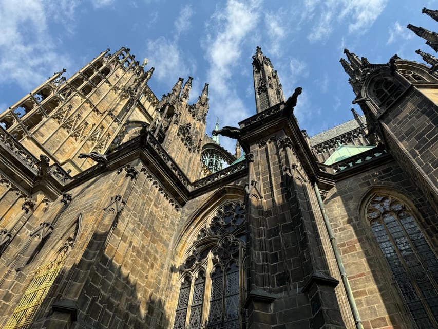 Prague Castle Interiors & Changing of the Guard-Small group - St. Vitus Cathedral and St. Wenceslas Chapel
