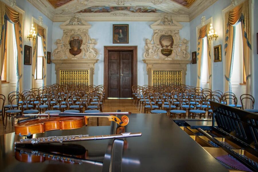 Prague Castle: Midday Classical Concert at Lobkowicz Palace - Who will enjoy this most?