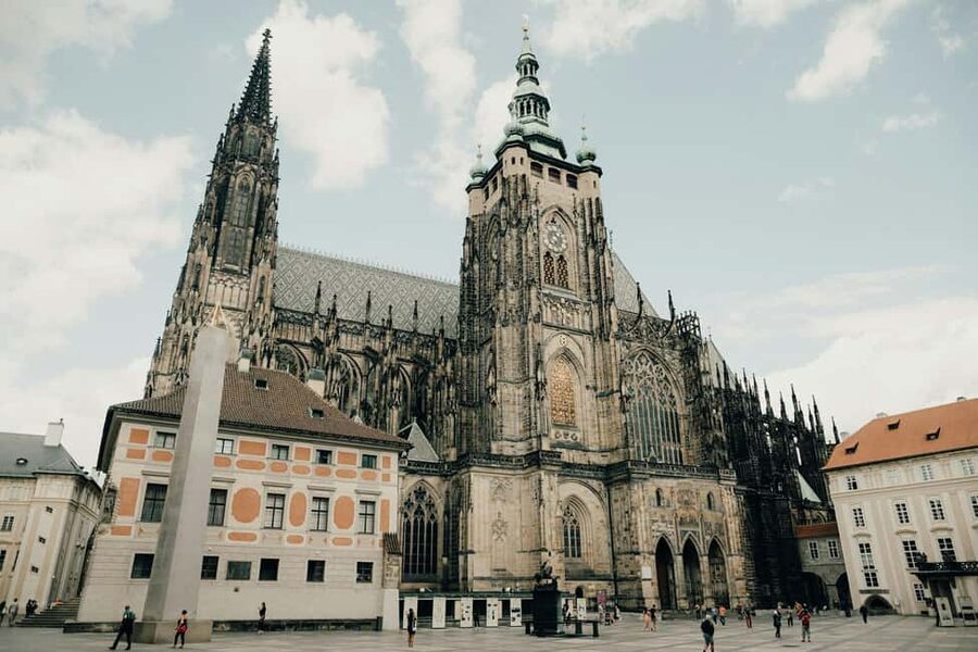 Prague Castle, St. Vitus Cathedral, Royal Palace, St. George's Basilica - The Old Royal Palace and the Defenestration