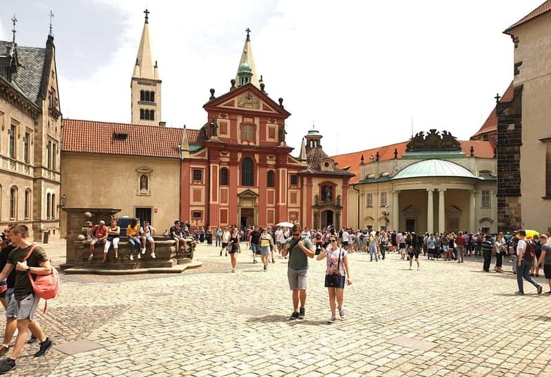 Prague Castle Ticket & Audioguide with Pick-up in GPG Office - The Old Royal Palace tells a different story