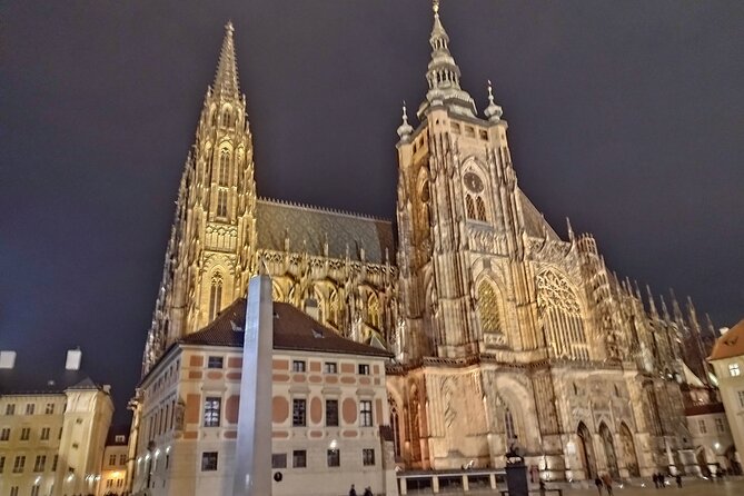 Prague Castle tour - The Old Royal Palace and a Look at Power