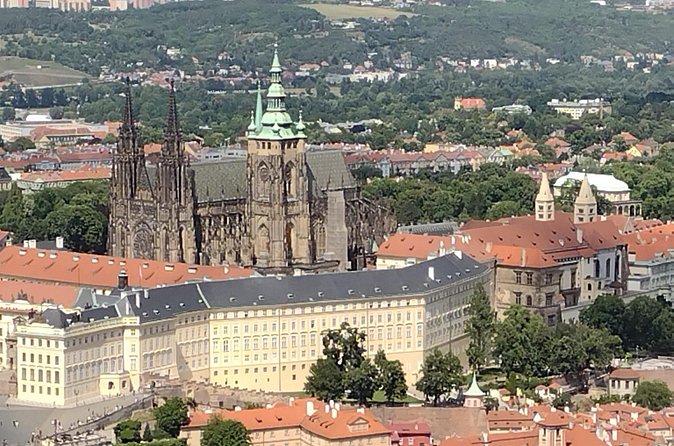 Prague Castle tour - What the Guides Add to the Walk