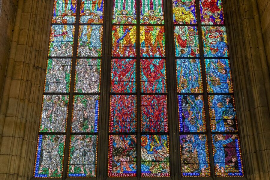 Prague: Castle Tour with Local Guide and Entry Ticket - Why a guided Prague Castle visit helps