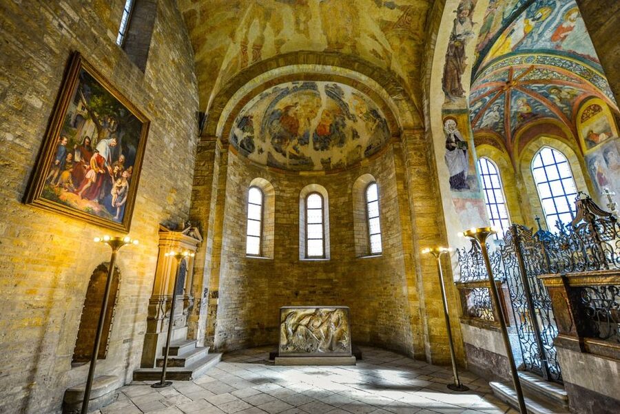 Prague Castle Tour With Tickets - Why Prague Castle works best with a guide