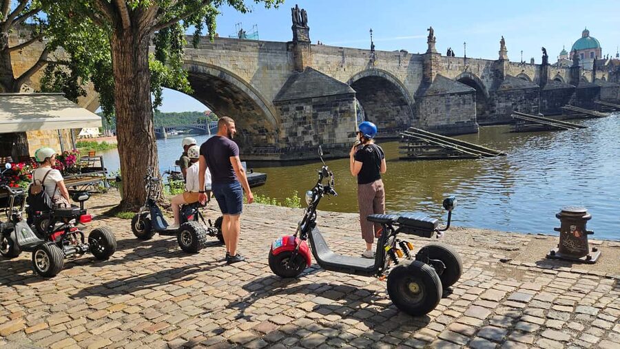 Prague: Castle Viewpoints & Charles Bridge Trike Tour - Children, older riders, and mixed-age groups