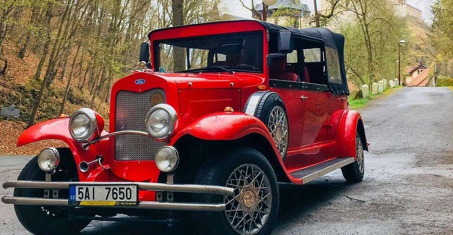 Prague: Fairytale Karlstejn Castle in Retro-Style Car - Key points to know before booking