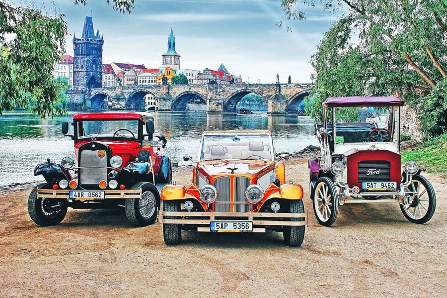 Prague: Fairytale Karlstejn Castle in Retro-Style Car - The retro car is part of the attraction