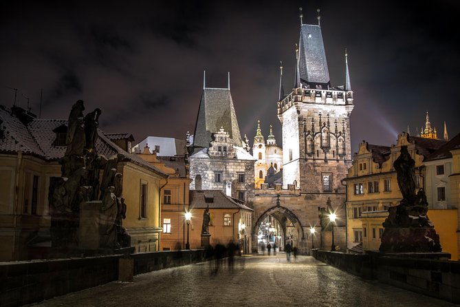 Prague Fairytale Tour: Old Town And Castle private tour - Forty minutes in medieval Old Town