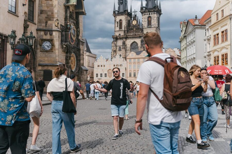 Prague: Full-Day Old Town, River Cruise & Prague Castle Tour - Key points to know before booking