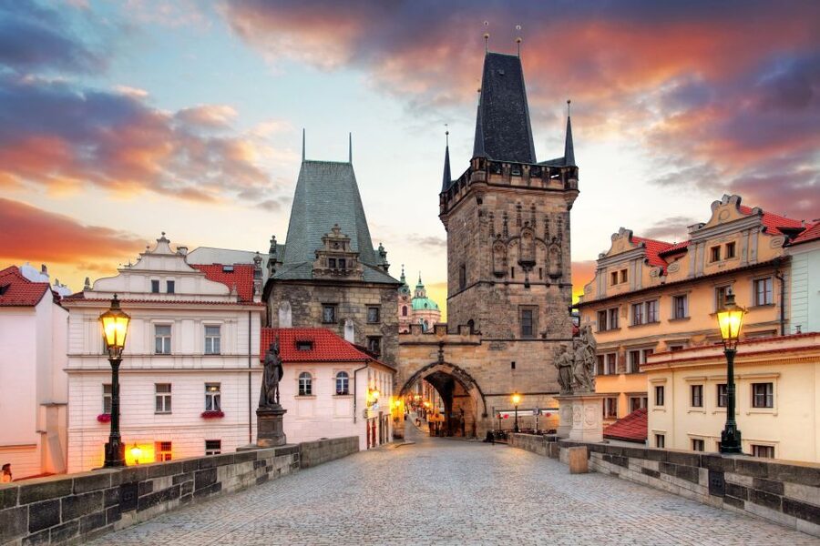 Prague: Full-Day Old Town, River Cruise & Prague Castle Tour - Who will enjoy this tour most