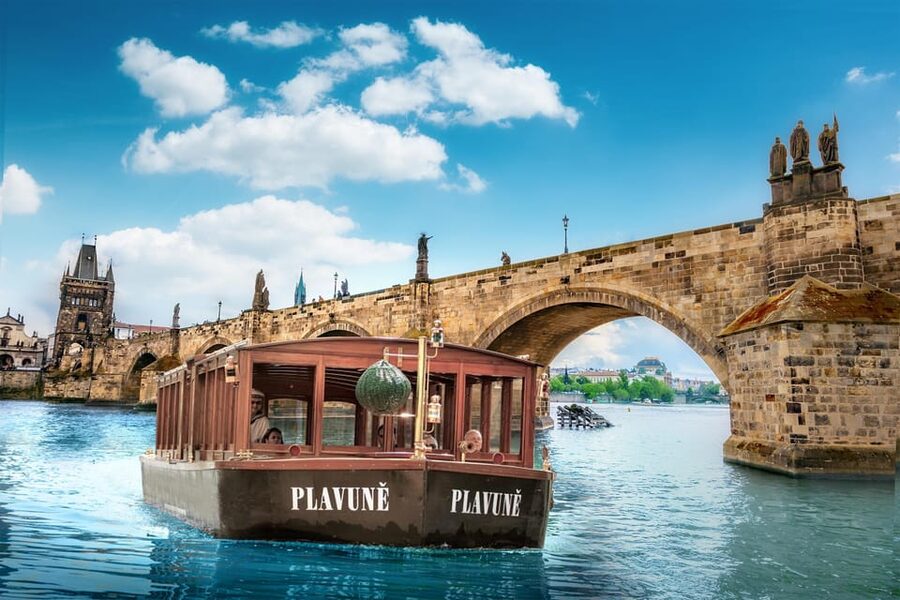 Prague: Full-Day Old Town, River Cruise & Prague Castle Tour - Starting behind Charles Bridge