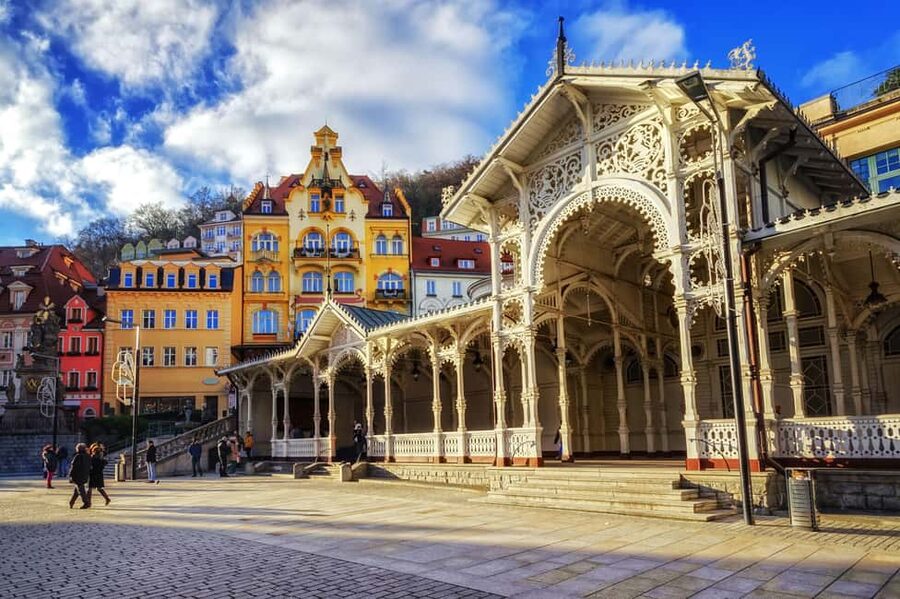 Prague: Karlovy Vary & Loket Tour with Hot Springs & Castle - The minivan ride from Prague