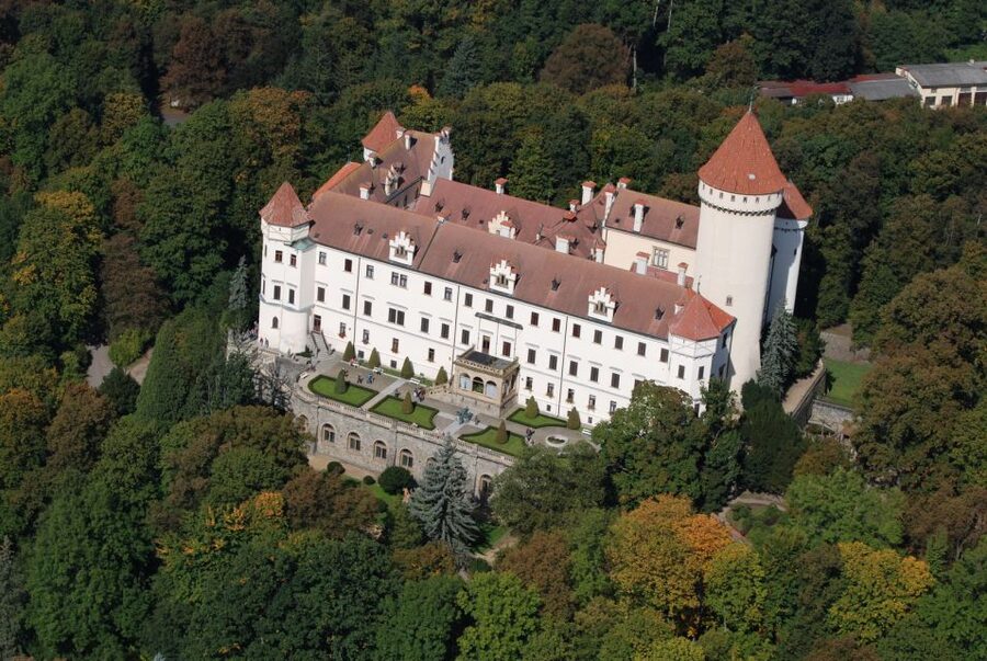 Prague: Karlštejn Castle Guided Tour with Entry Ticket - Why Karlštejn makes a good half-day escape from Prague