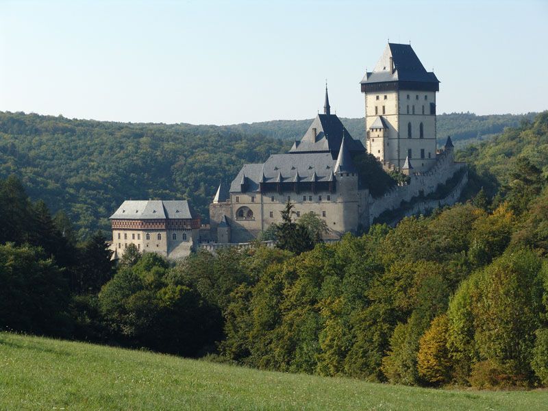 Prague: Karlštejn Castle Guided Tour with Entry Ticket - The guides can shape the day