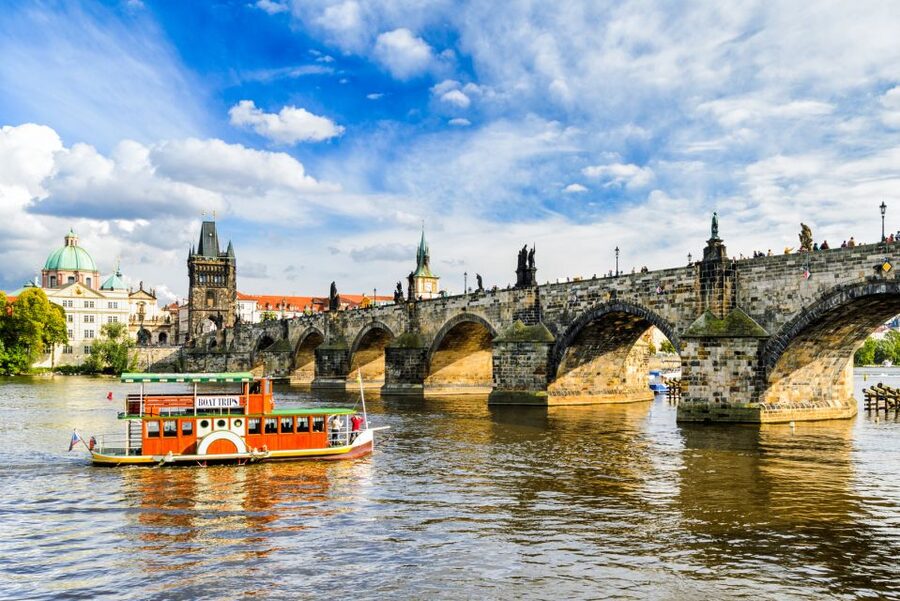 Prague: Prague Castle and Little Quarter Guided Walking Tour - St. Vitus Cathedral and the royal center