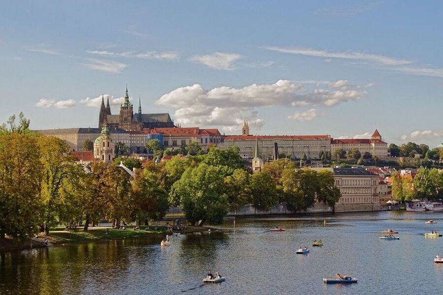 Prague: Prague Castle and Lobkowicz Palace Entry Tickets - Key points to know before you go