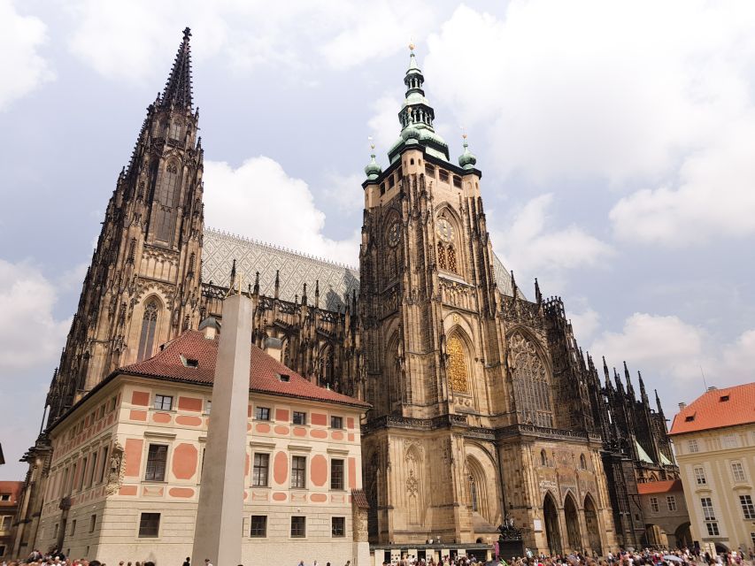 Prague: Prague Castle Complex Smartphone Audio Guide - Vladislav Hall and the Old Royal Palace