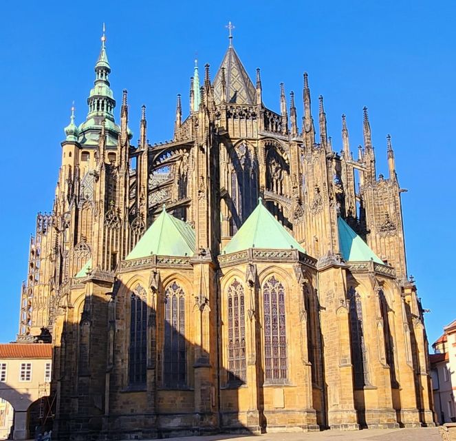 Prague: Prague Castle Private Walking Tour - Why Prague Castle works so well as one walking tour