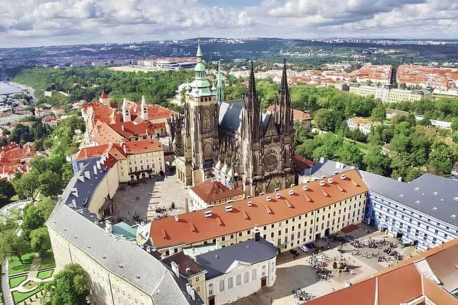Prague: Prague Castle Skip-the-Line Ticket with Audioguide - What the Prague Castle ticket really gives you
