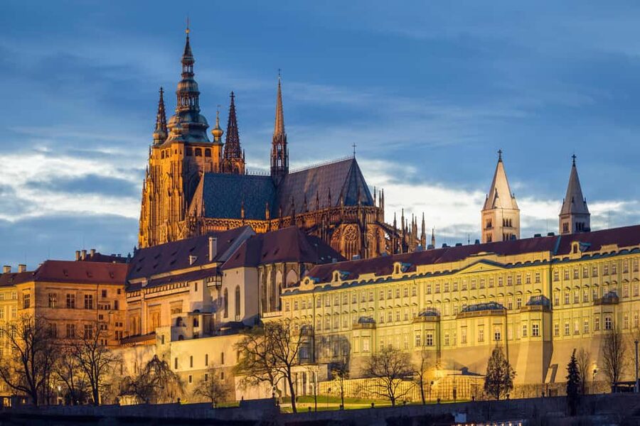 Prague: Prague Castle Skip-the-Line Ticket with Audioguide - St. Vitus Cathedral, the emotional center of the visit