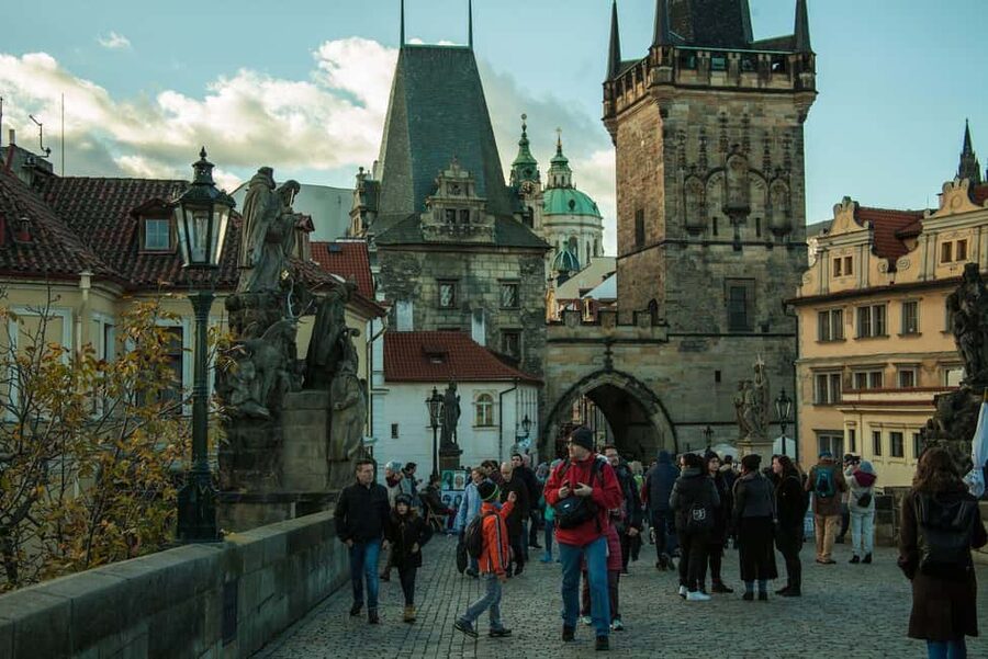 Prague: Prague Castle Walking Tour with Golden Lane in German - Key points at a glance