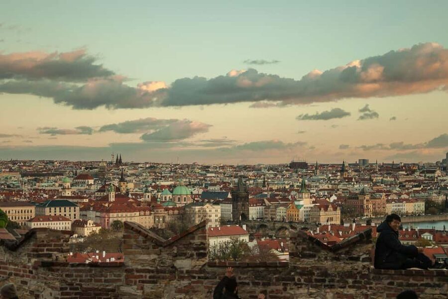 Prague: Prague Castle Walking Tour with Golden Lane in German - Practical tips for a smoother visit