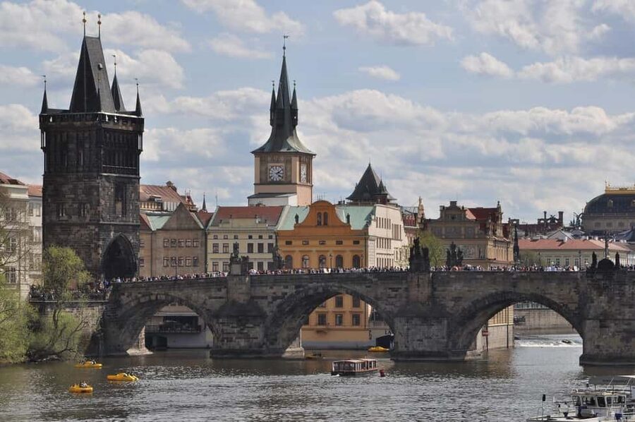 Prague Private Highlights Tour: Castle, Bridge & Old Town - Prague Castle and Strahov Monastery