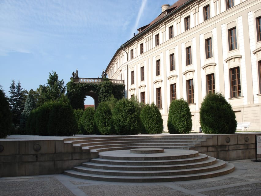Prague: Private Prague Castle Interior Tour - Guide quality, language, and the private setting