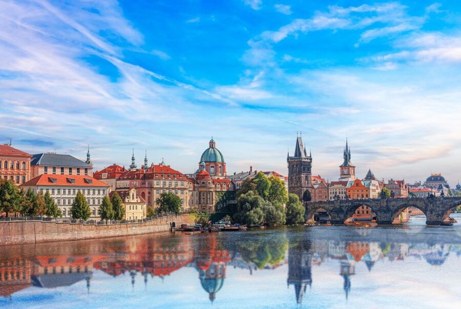 Prague Royal Castle, St Vitus, Golden Lane Tour with Tickets - Choosing between two, three, and four hours