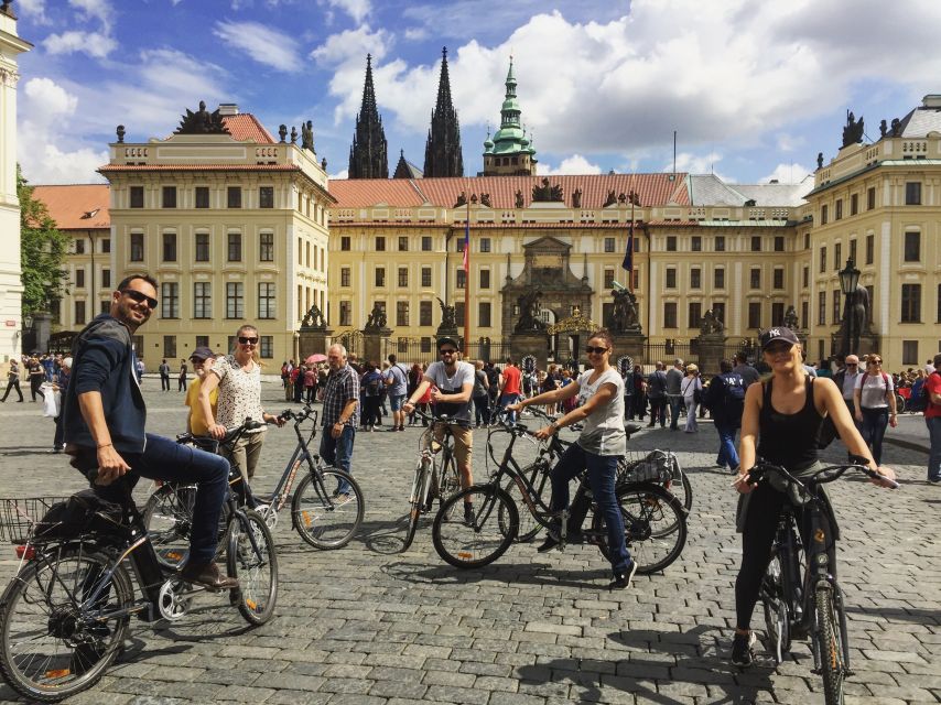 Prague: Stunning Viewpoints, Castle, City & Park Bike Tour - How demanding is the cycling?