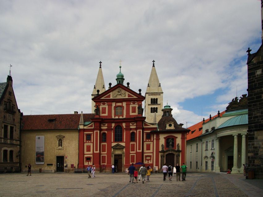 Prague: Tour to Prague Castle with tickets included. Spanish - The Prague views after the guided route