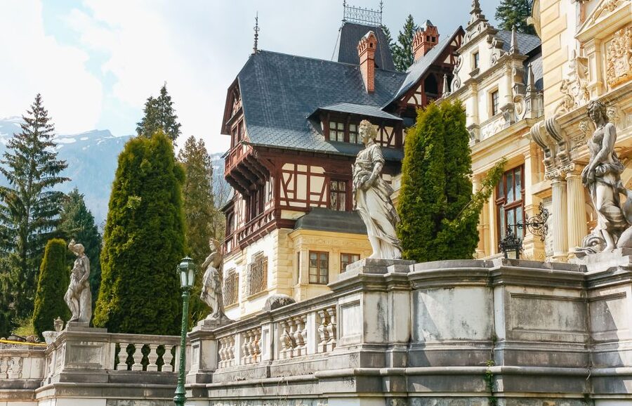 Premium Tour Bran & Peles Castle from Bucharest - What the $116 price really covers