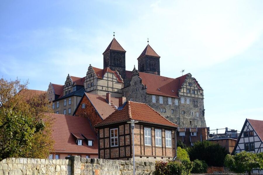 Premiumstadtführung (historische Altstadt und Schlossberg) - Starting at Quedlinburg’s market square