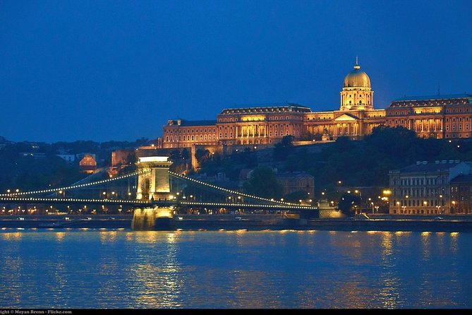 Private Budapest Sightseeing Tour: Royal Castle, Heroes Square, Chain Bridge - A taste of Budapest at the Great Central Market Hall