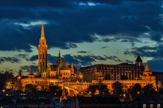 Private Budapest Sightseeing Tour: Royal Castle, Heroes Square, Chain Bridge - City Park and Vajdahunyad Castle