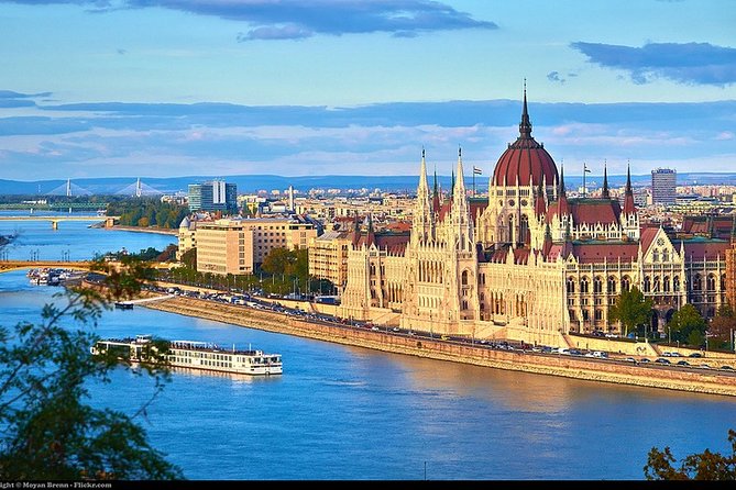 Private Budapest Sightseeing Tour: Royal Castle, Heroes Square, Chain Bridge - A look inside St Stephen’s Basilica