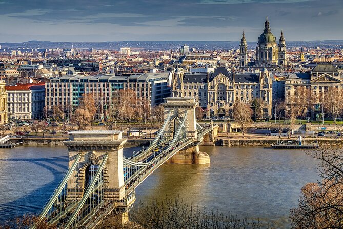 Private Budapest Sightseeing Tour: Royal Castle, Heroes Square, Chain Bridge - Gellért Hill, the Citadel, and Liberty Bridge