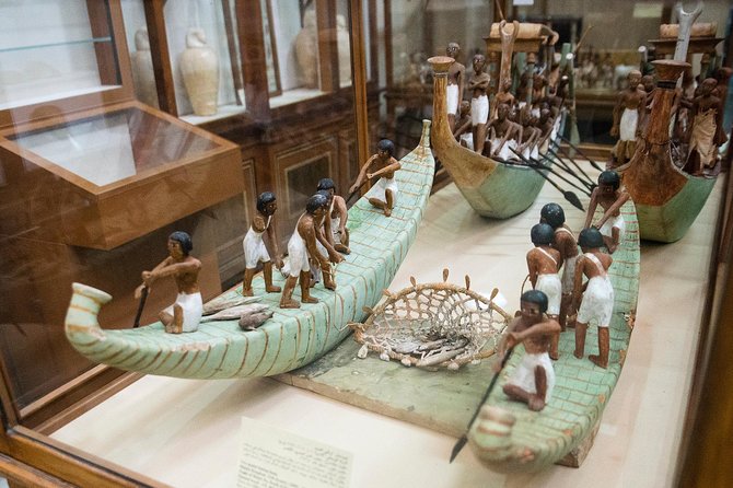 Private day tour to Giza Pyramids, Sphinx Egyptian Museum and Citadel - Two hours with Egypt’s ancient collection