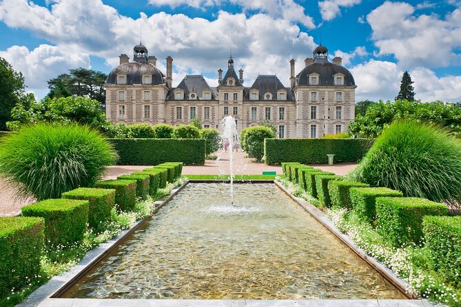 Private Day Trip to the Châteaux DE la Loire - Cheverny: a lived-in family home