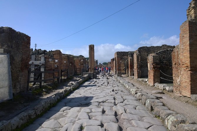 Private daytour medieval castles from Civitavecchia port - Civita di Bagnoregio on its rocky perch