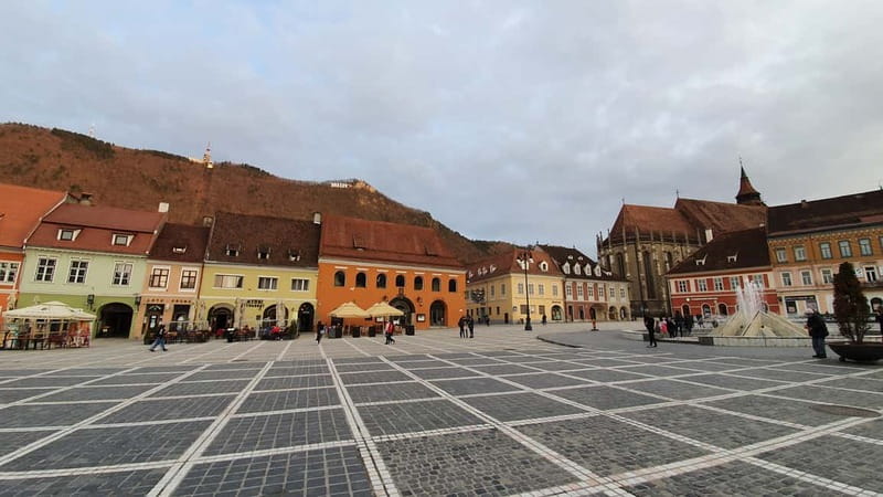 Private Guided Tour Dracula's Castle & Bear Sanctuary - Brasov’s Saxon old center
