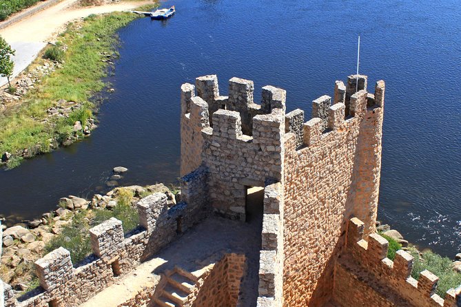 Private Knights Templar Full-Day Tour to Tomar, Almourol Castle and Constância - Almourol Castle and its river setting