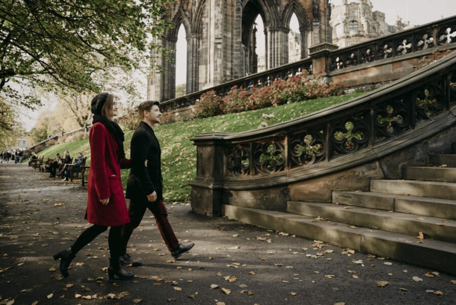 Private Photoshoot with Views of Famous Edinburgh Castle - Clothing, timing, and comfort