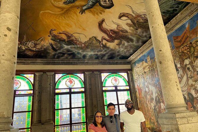 PRIVATE Tour Chapultepec Castle - Murals, leaders, and the value of interpretation